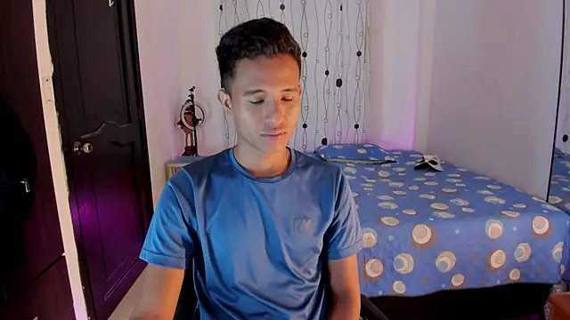 Snapshot of alessandro_wizard chatting on February 11, 2025, 7:38 pm alessandro wizard online show from February 11, 2025, 7:38 pm