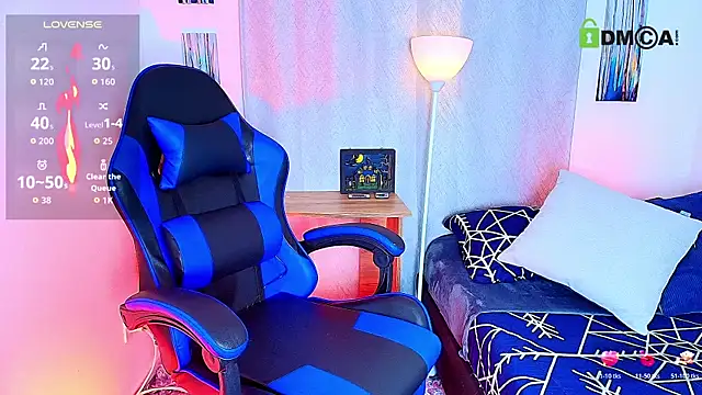 Snapshot of aron_wi chatting on November 4, 2025, 10:36 am aron wi online show from November 4, 2025, 10:36 am