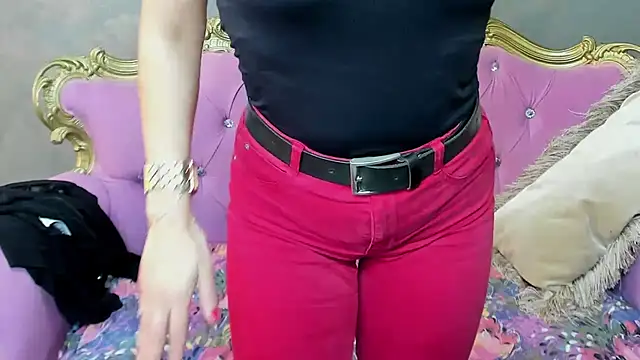 DivinSandra online show from February 24, 2025, 10:37 am