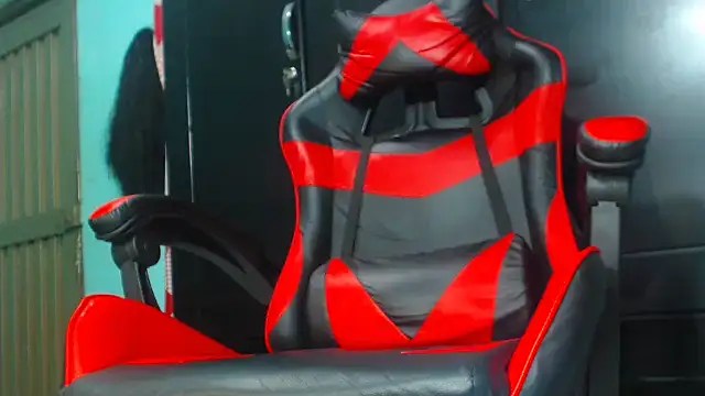 Snapshot of black30cmdick chatting on October 13, 2025, 9:09 am black30cmdick online show from October 13, 2025, 9:09 am