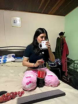 Snapshot of emiliaharper408 chatting on December 3, 2024, 5:42 am emiliaharper408 online show from December 3, 2024, 5:42 am