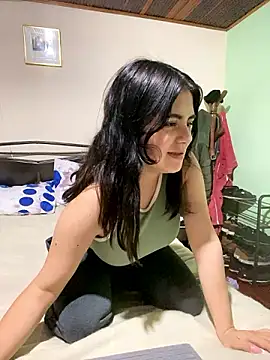 Snapshot of emiliaharper408 chatting on December 4, 2024, 4:43 am emiliaharper408 online show from December 4, 2024, 4:43 am