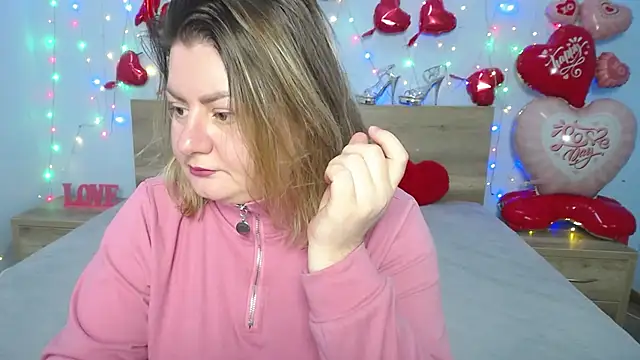 ZannaDreil online show from February 14, 2025, 4:47 am