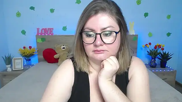 ZannaDreil online show from March 17, 2025, 7:04 pm