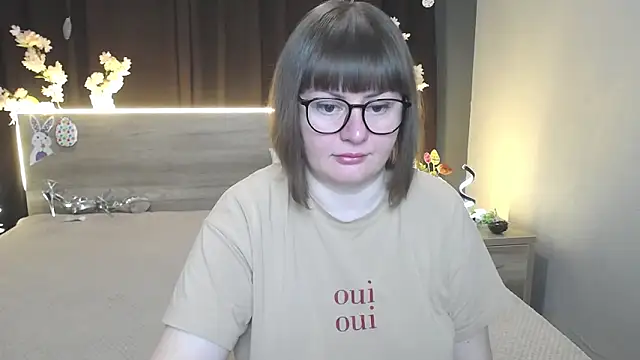 ZannaDreil online show from April 7, 2026, 6:08 pm