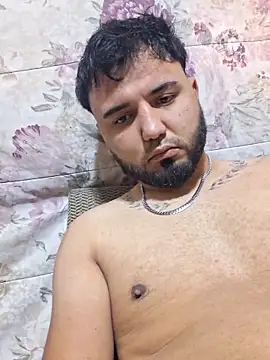 SINUECASTILLO online show from February 21, 2026, 7:48 pm