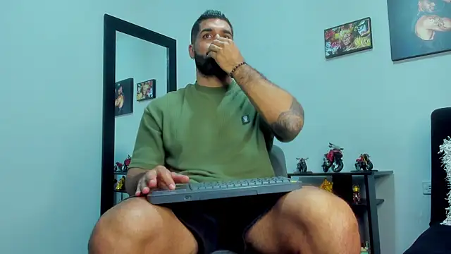 Snapshot of SamirHazard97 chatting on January 5, 2025, 1:56 am SamirHazard97 online show from January 5, 2025, 1:56 am