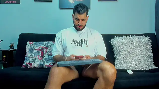 Snapshot of SamirHazard97 chatting on March 19, 2025, 11:25 pm SamirHazard97 online show from March 19, 2025, 11:25 pm