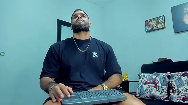 Snapshot of SamirHazard97 chatting on October 3, 2025, 7:33 pm SamirHazard97 online show from October 3, 2025, 7:33 pm