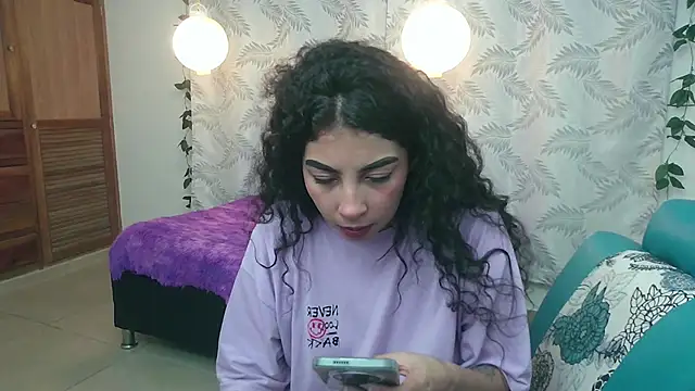 Snapshot of Mya_paris chatting on December 13, 2024, 12:42 am Mya paris online show from December 13, 2024, 12:42 am