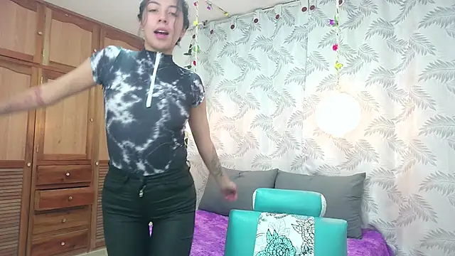 Snapshot of Mya_paris chatting on January 24, 2025, 1:24 am Mya paris online show from January 24, 2025, 1:24 am