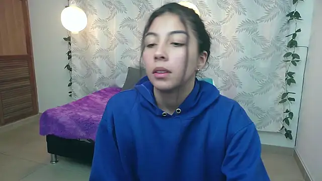 Snapshot of Mya_paris chatting on January 27, 2025, 12:33 am Mya paris online show from January 27, 2025, 12:33 am