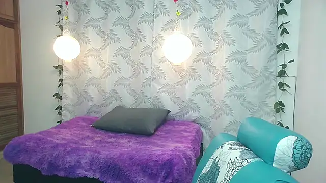 Snapshot of Mya_paris chatting on February 8, 2025, 8:52 am Mya paris online show from February 8, 2025, 8:52 am