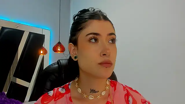 Snapshot of melody_suarez chatting on December 28, 2024, 7:33 pm melody suarez online show from December 28, 2024, 7:33 pm