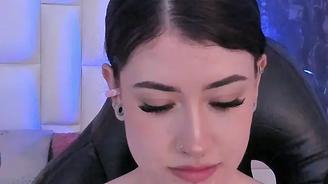 Snapshot of melody_suarez chatting on February 7, 2025, 11:03 pm melody suarez online show from February 7, 2025, 11:03 pm