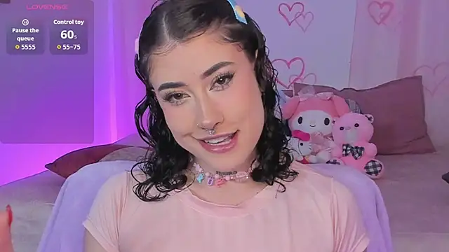 Snapshot of melody_suarez chatting on November 13, 2025, 10:30 pm melody suarez online show from November 13, 2025, 10:30 pm