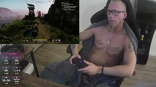 Snapshot of Maiki82 chatting on November 18, 2025, 7:35 am Maiki82 online show from November 18, 2025, 7:35 am