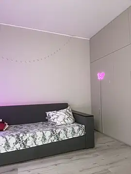 Snapshot of LoveLuna_ chatting on October 6, 2025, 6:16 pm LoveLuna online show from October 6, 2025, 6:16 pm