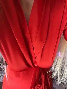 Snapshot of LoveLuna_ chatting on October 8, 2025, 6:27 pm LoveLuna online show from October 8, 2025, 6:27 pm