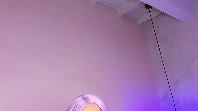 Snapshot of MelaniieRoux chatting on February 7, 2025, 7:49 pm MelaniieRoux online show from February 7, 2025, 7:49 pm