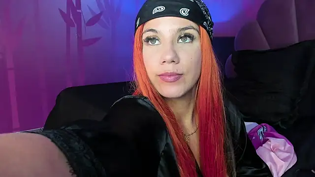 Snapshot of MelaniieRoux chatting on March 22, 2025, 9:02 am MelaniieRoux online show from March 22, 2025, 9:02 am