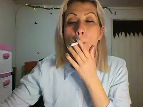 Snapshot of alixia81 chatting on December 28, 2024, 9:20 am alixia81 online show from December 28, 2024, 9:20 am