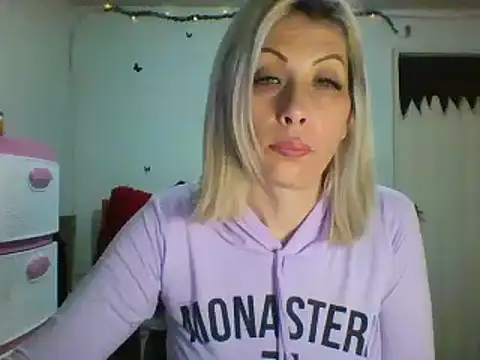 Snapshot of alixia81 chatting on January 8, 2025, 9:32 am alixia81 online show from January 8, 2025, 9:32 am