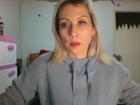 Snapshot of alixia81 chatting on January 20, 2025, 11:21 pm alixia81 online show from January 20, 2025, 11:21 pm