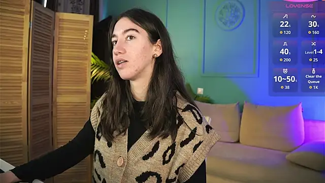 Snapshot of Belle_Via chatting on October 20, 2025, 1:11 pm Belle Via online show from October 20, 2025, 1:11 pm