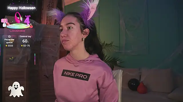 Snapshot of Belle_Via chatting on November 3, 2025, 10:16 am Belle Via online show from November 3, 2025, 10:16 am