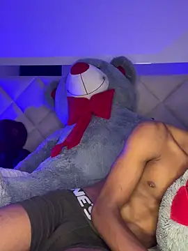 AaronCruz  online show from October 12, 2025, 5:39 am