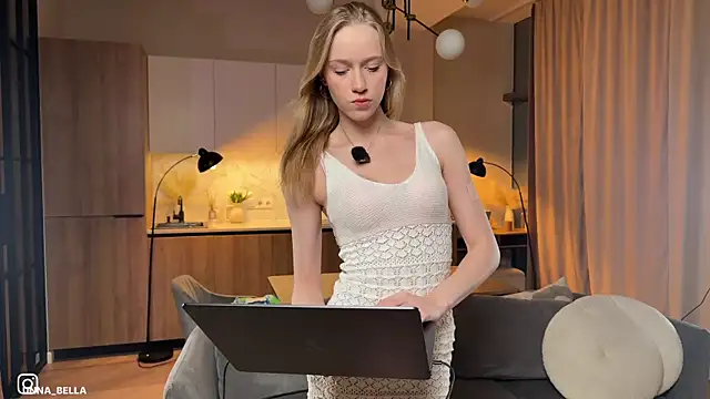 PollyAgata online show from July 24, 2026, 7:23 pm