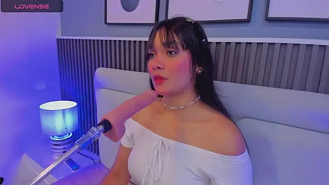 Snapshot of Yuyis_Williams chatting on December 14, 2024, 3:51 am Yuyis Williams online show from December 14, 2024, 3:51 am