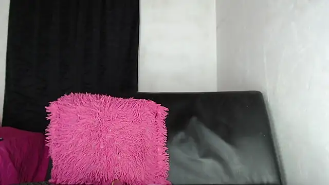 Snapshot of Catalinasexy_2 chatting on February 13, 2025, 2:12 am Catalinasexy 2 online show from February 13, 2025, 2:12 am