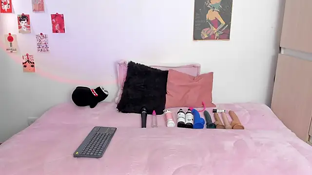 Snapshot of AlyRoses chatting on January 10, 2025, 10:04 pm AlyRoses online show from January 10, 2025, 10:04 pm