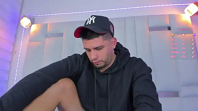 Jacoob19  online show from January 28, 2025, 7:10 pm