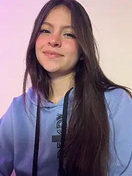 Snapshot of LucyEvans_ chatting on November 11, 2025, 4:34 am LucyEvans online show from November 11, 2025, 4:34 am