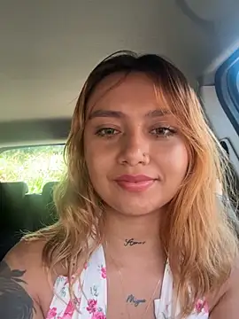 amanda-medrano1 online show from December 17, 2024, 5:36 pm