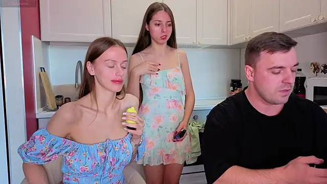 fcjuicy pussy online show from October 7, 2025, 11:18 am