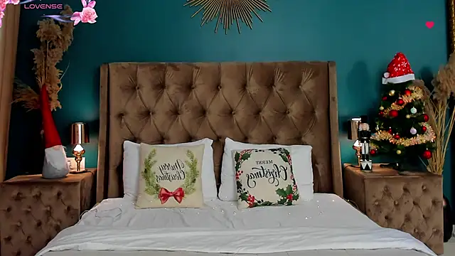 CalyMoon online show from January 5, 2026, 8:23 pm