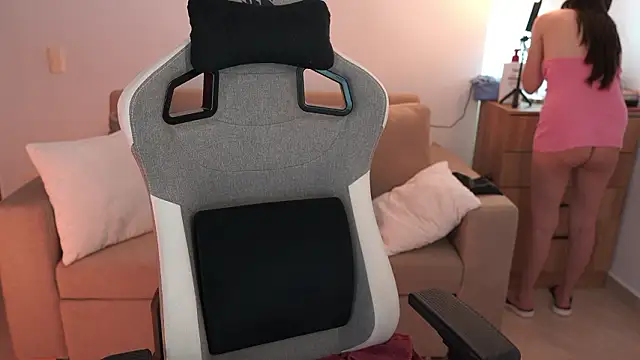 anyacutex online show from February 14, 2026, 7:32 pm