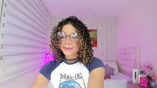 Snapshot of Keni_malf chatting on November 2, 2025, 3:53 am Keni malf online show from November 2, 2025, 3:53 am