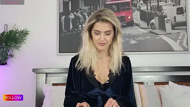 Sarah-Hart online show from October 6, 2025, 11:40 am