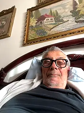 4n4l1zz4m1 online show from November 19, 2025, 2:17 pm