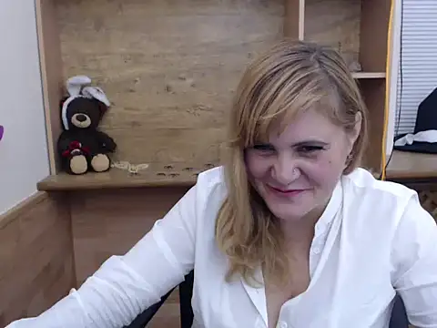 Snapshot of DaniellaKiss chatting on October 20, 2025, 8:09 pm DaniellaKiss online show from October 20, 2025, 8:09 pm