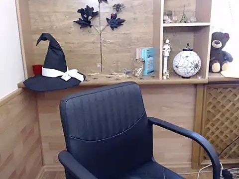 Snapshot of DaniellaKiss chatting on November 23, 2025, 9:09 am DaniellaKiss online show from November 23, 2025, 9:09 am