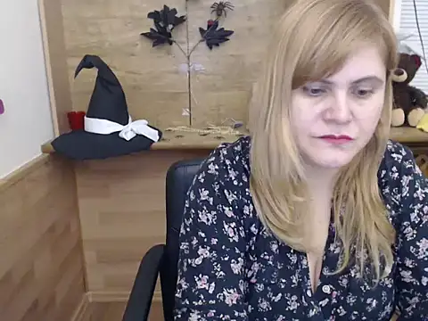 Snapshot of DaniellaKiss chatting on November 26, 2025, 6:42 pm DaniellaKiss online show from November 26, 2025, 6:42 pm