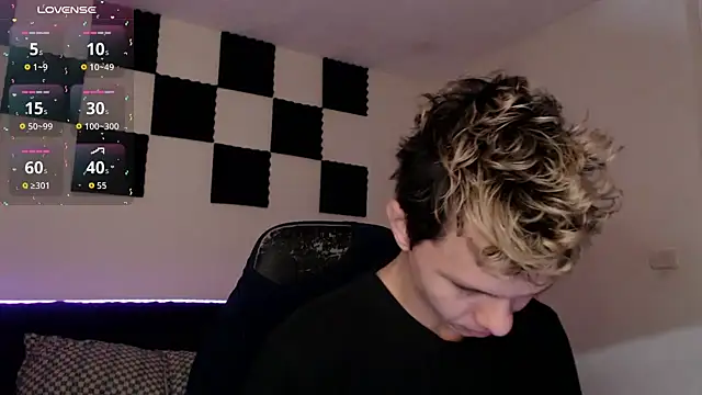 bryamado69 online show from September 28, 2025, 12:43 pm