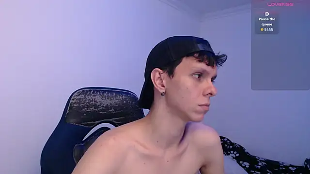 bryamado69 online show from April 4, 2026, 4:11 am