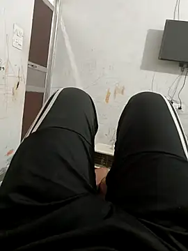 Snapshot of Gururonny07 chatting on February 15, 2025, 4:03 am Gururonny07 online show from February 15, 2025, 4:03 am